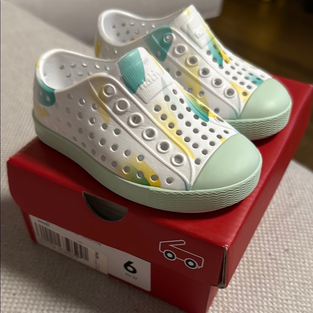 Native Shoes White and Green Water Shoes Breathable Design